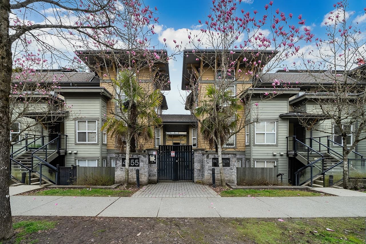 Patterson Park townhomes at 4155 Central Blvd, Burnaby