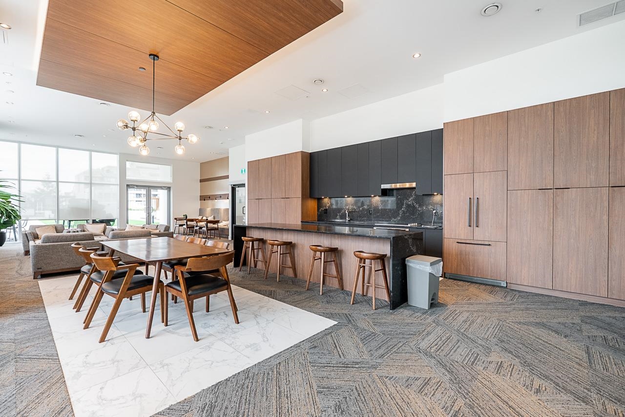 555 Sydney Ave, Coquitlam